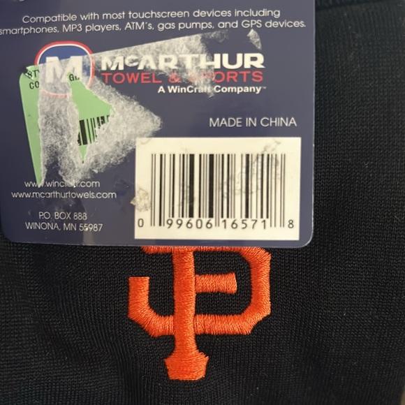 Medium SF Giants gloves with touchscreen compatible. - Picture 4 of 4